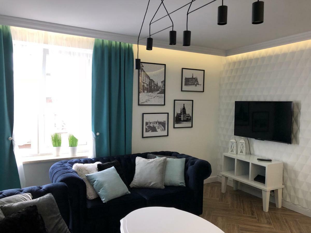 Family & Business Sauna Apartments Paderewskiego Sienkiewicza No2 Centrum Downtown - 2 Bedroom With Private Sauna, Bath With Hydromassage, Parking Kielce Buitenkant foto