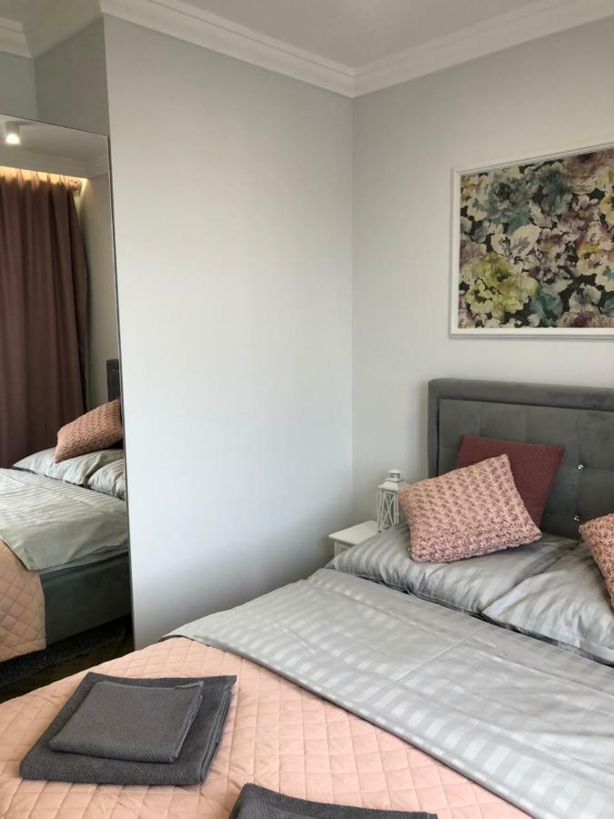 Family & Business Sauna Apartments Paderewskiego Sienkiewicza No2 Centrum Downtown - 2 Bedroom With Private Sauna, Bath With Hydromassage, Parking Kielce Buitenkant foto